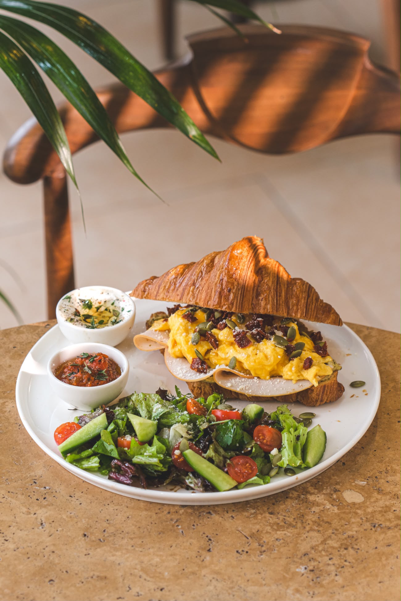 EGG CHEESE KRUVASAN